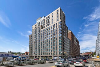 Plus de détails pour 400 W 207th St, New York, NY - Local commercial à louer
