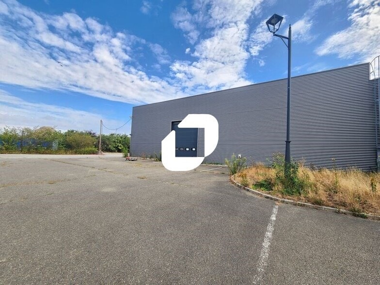 18 Rue Des Osiers, Coignières à louer - Photo de l’immeuble – Image 3 sur 16