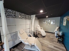 21415 W Greenfield Ave, New Berlin, WI à louer Photo intérieure– Image 2 sur 4