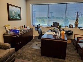 200 Okerson Rd A, Freehold, NJ à louer Photo intérieure– Image 1 sur 4