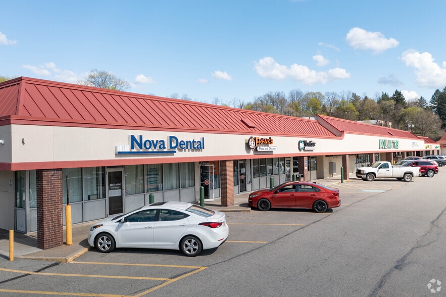1700-1730 Mt Royal Blvd, Glenshaw, PA à louer - Photo de l’immeuble – Image 2 sur 8