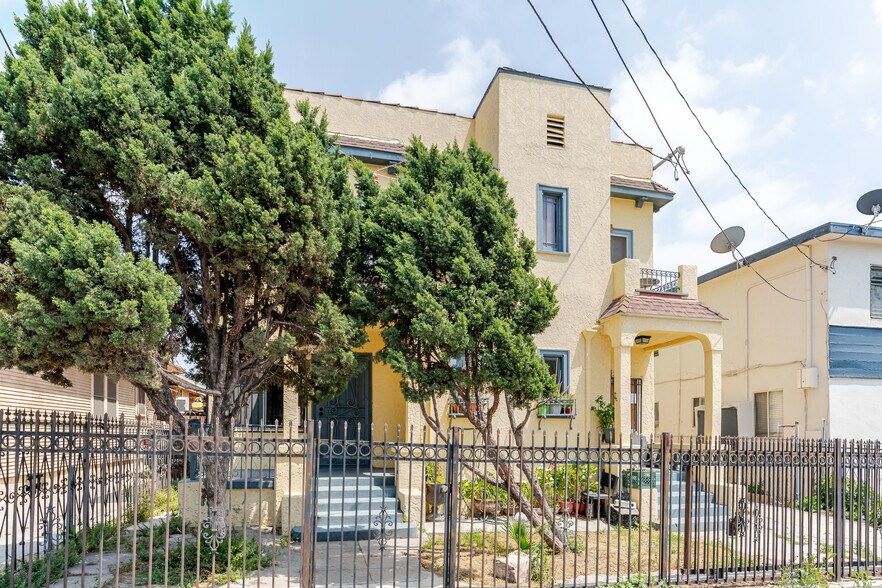 332 N St Louis St, Los Angeles, CA à vendre - Photo principale – Image 1 sur 15