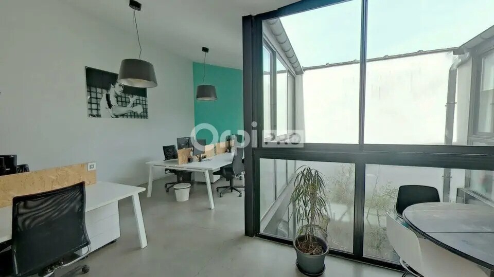 Bureau dans Lille à louer - Photo de l’immeuble – Image 3 sur 12