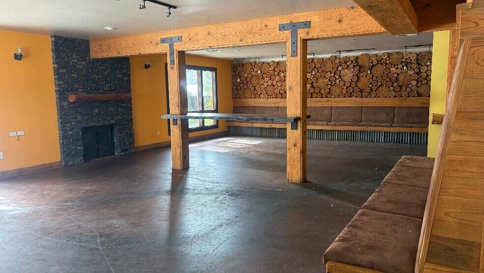 23036 Joaquin Gully Rd, Twain Harte, CA à louer - Photo de l’immeuble – Image 3 sur 9