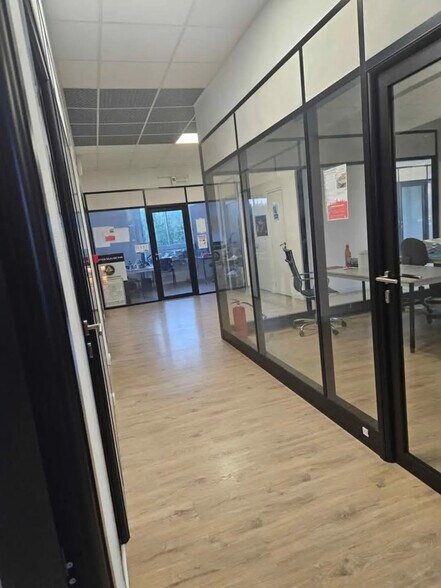 Local d’activités dans Rennes à louer - Photo de l’immeuble – Image 2 sur 21