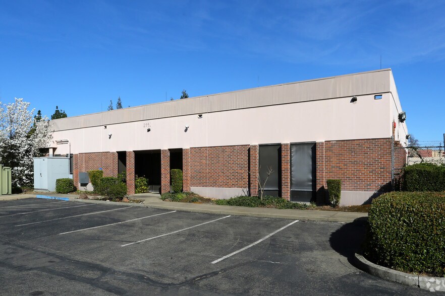 2991 Gold Canal Dr, Rancho Cordova, CA à vendre - Photo principale – Image 1 sur 2