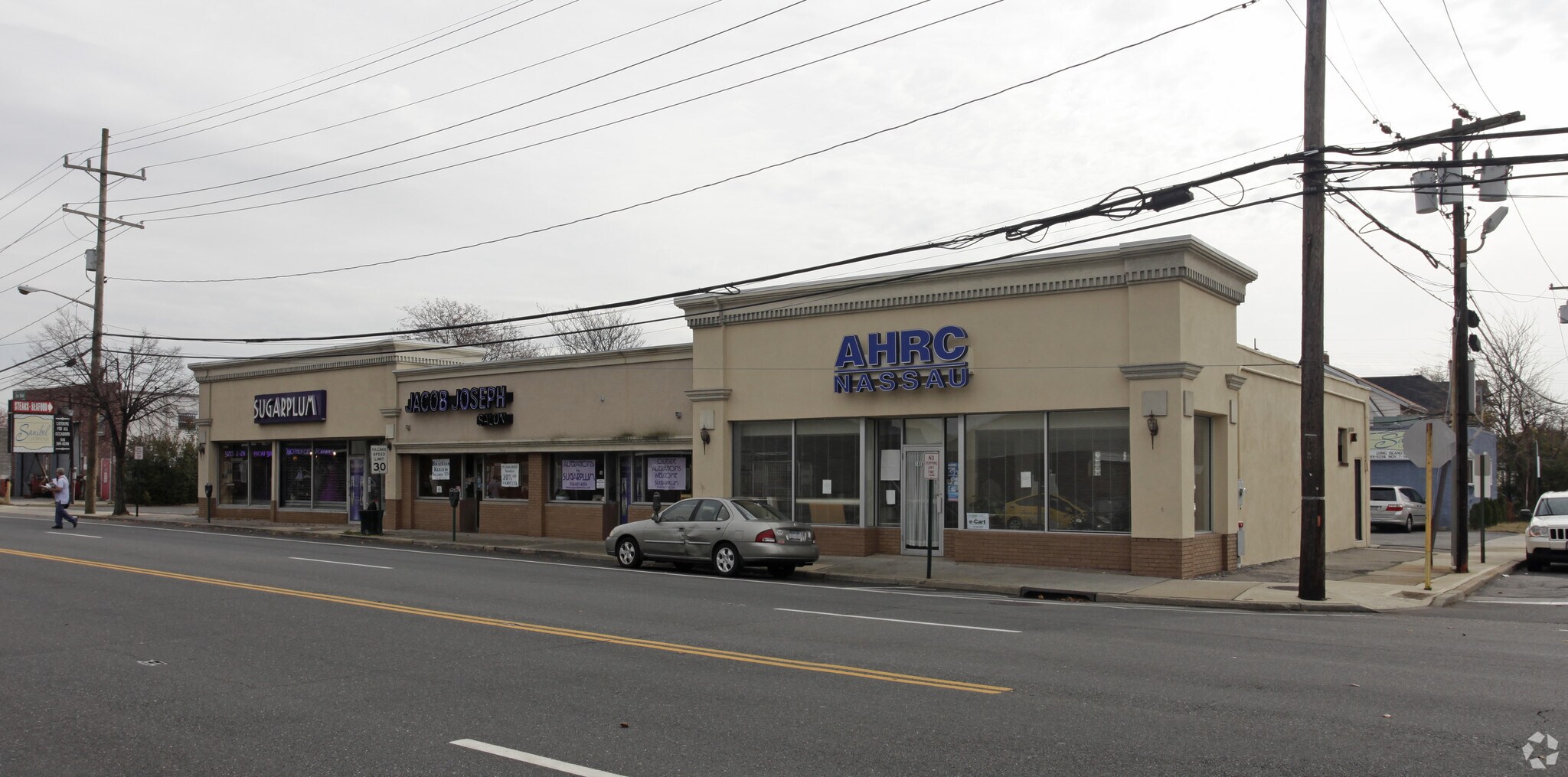 174-182 Merrick Rd, Lynbrook, NY à louer Photo principale– Image 1 sur 13