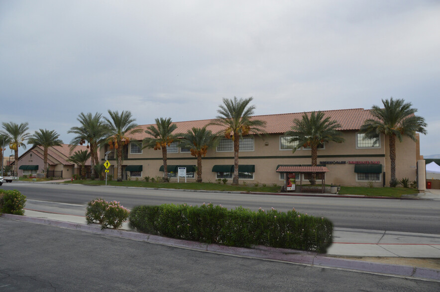 81880 Dr Carreon Blvd, Indio, CA à louer - Photo de l’immeuble – Image 3 sur 20