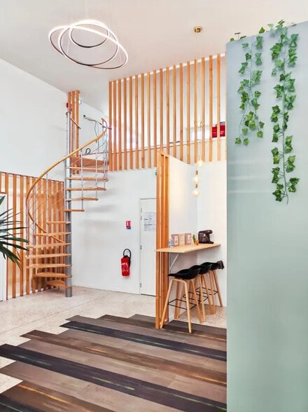 Bureau dans Marseille à louer - Hall d’entrée – Image 3 sur 7