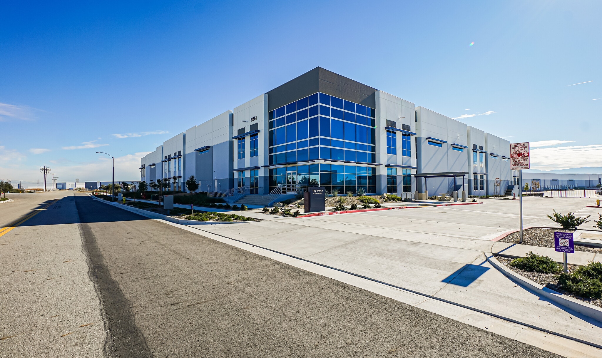 9261 Remington Ave, Chino, CA à louer Photo principale– Image 1 sur 8
