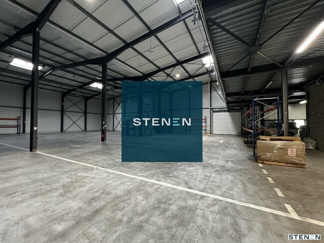 Plus de détails pour 141 Avenue Du Mourre De Luc, Entraigues-sur-la-Sorgue - Industriel/Logistique à louer
