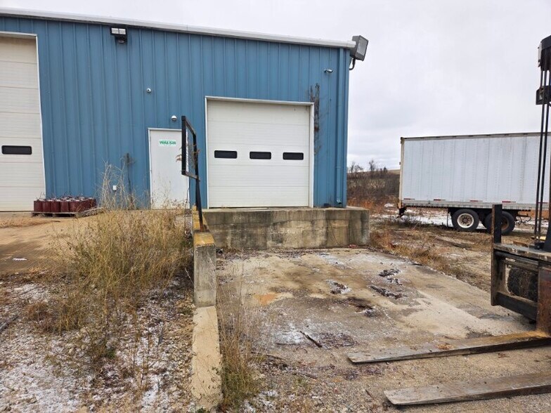 217 Alfery Ln, Mount Pleasant, PA à louer - Photo de l’immeuble – Image 3 sur 13