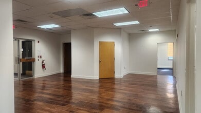 3 Wing Dr, Cedar Knolls, NJ à louer Photo intérieure– Image 2 sur 8