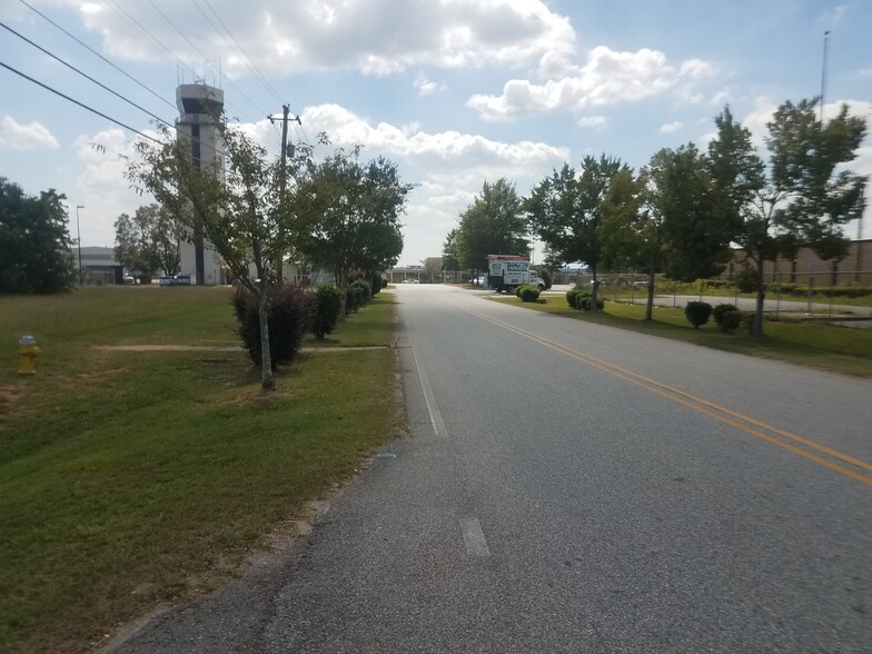 Airport Drive, Macon-Bibb, GA à vendre - Photo de l’immeuble – Image 3 sur 5