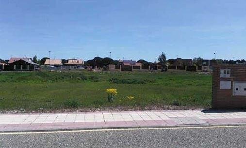Terrain dans Aldeamayor de San Martín, Valladolid à louer - Photo principale – Image 2 sur 8