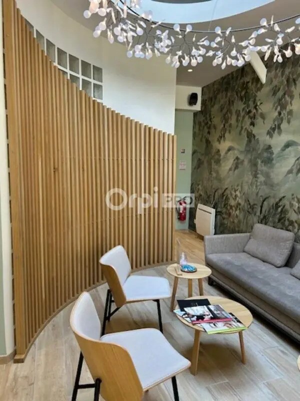 Plus de détails pour Local d’activités à vendre