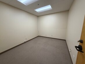 9320-9340 Fuerte Dr, La Mesa, CA à louer Photo intérieure– Image 1 sur 4
