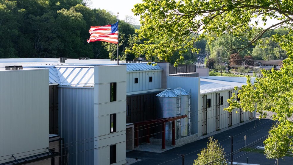 241 Ethan Allen Hwy, Ridgefield, CT à louer - Photo de l’immeuble – Image 1 sur 25