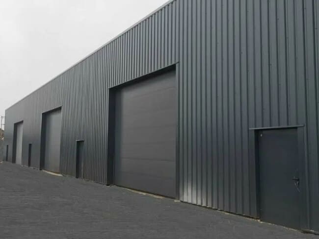 Plus de détails pour Local d'activités à louer