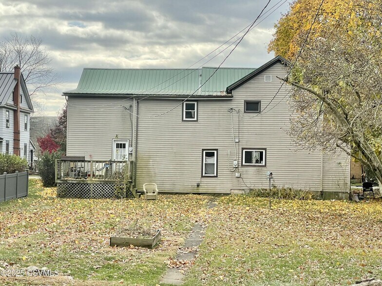 207 Front St, New Berlin, PA à vendre - Photo de l’immeuble – Image 2 sur 8