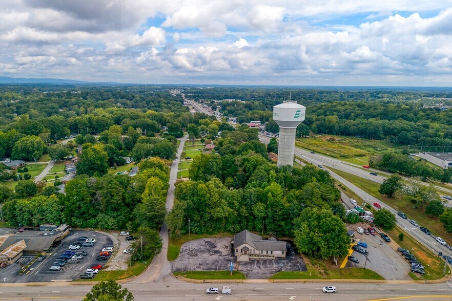 807 S Pendleton St, Easley, SC à vendre - Photo de l’immeuble – Image 3 sur 30