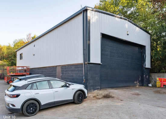 Earlswood Business Park portefeuille de 4 biens à vendre sur LoopNet.fr - Photo principale – Image 3 sur 3