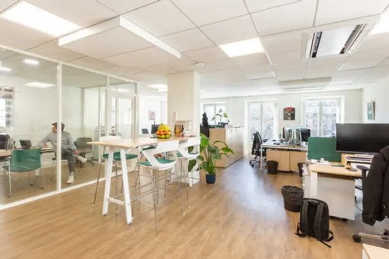 2 Rue De Lancry, Paris à louer - Photo de l’immeuble – Image 2 sur 6