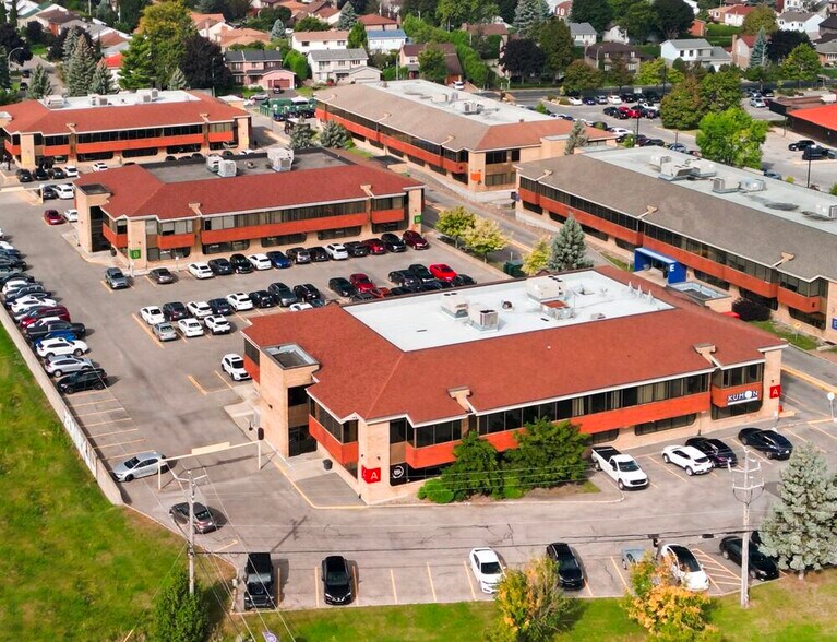 7900 Boul Taschereau, Brossard, QC à louer - Photo principale – Image 1 sur 3