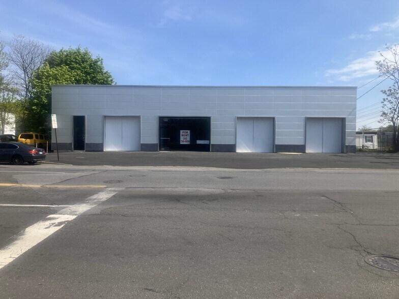 212-216 Main St, New Rochelle, NY à louer - Photo de l’immeuble – Image 1 sur 9