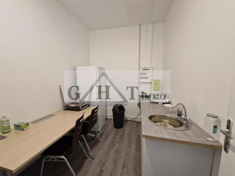 Industriel/Logistique dans Tremblay-en-France à vendre - Photo de l’immeuble – Image 3 sur 10