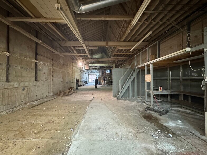 1836 127th St, College Point, NY à louer - Photo de l’immeuble – Image 3 sur 7