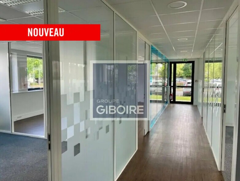 Bureau dans Saint-Grégoire à louer - Photo de l’immeuble – Image 3 sur 7