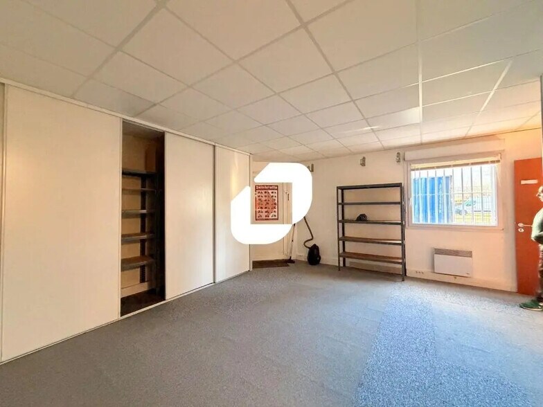 Bureau dans Eybens à louer - Photo de l’immeuble – Image 2 sur 14