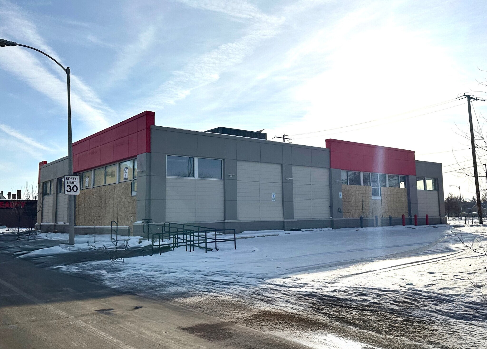 2329 W North Ave, Milwaukee, WI à vendre Photo de l’immeuble– Image 1 sur 8