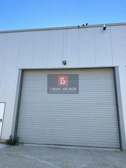 Local d'activités dans Sorgues à vendre - Photo de l’immeuble – Image 3 sur 5