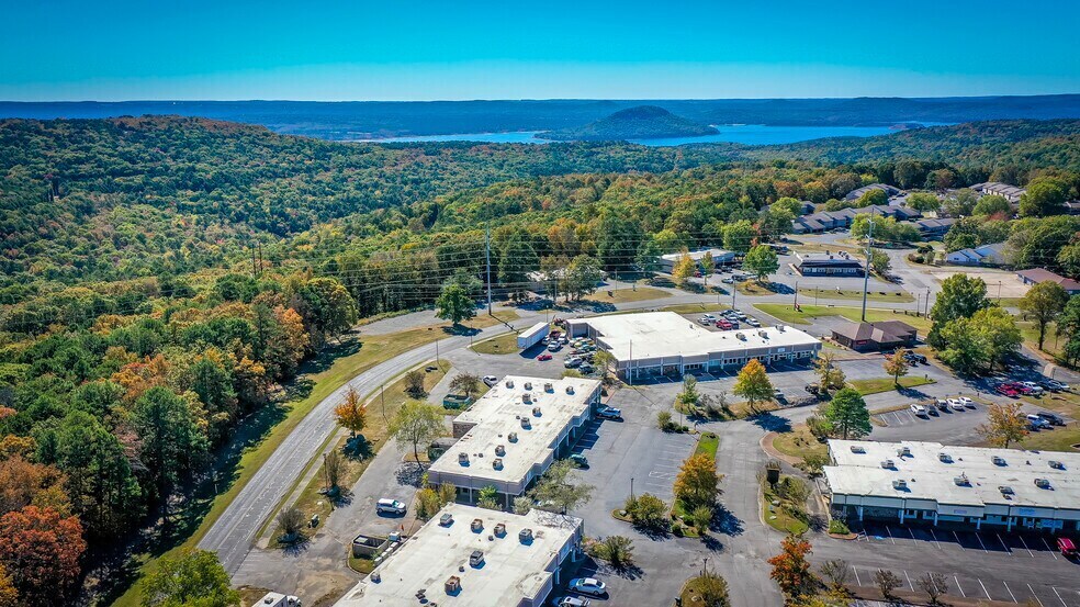 115 Village Pl, Fairfield Bay, AR à louer Aérien– Image 1 sur 10