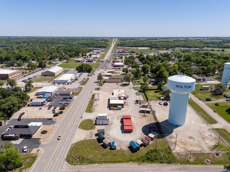 601 Arizona Ave, Holton, KS à vendre - Photo de l’immeuble – Image 2 sur 55