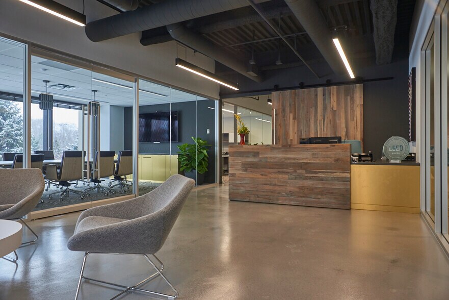 7900 Xerxes Ave S, Bloomington, MN à louer - Photo intérieure – Image 2 sur 12