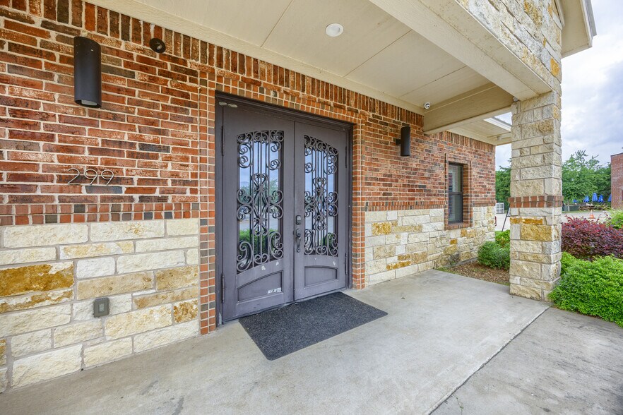 299 W Eldorado Pky, McKinney, TX à vendre - Photo de l’immeuble – Image 3 sur 30