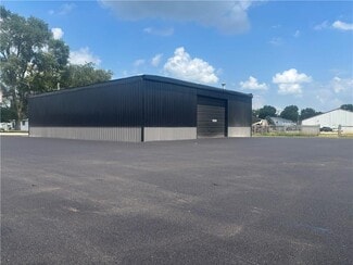 Plus de détails pour 1937 Maple Ave, Mattoon, IL - Industriel/Logistique à vendre
