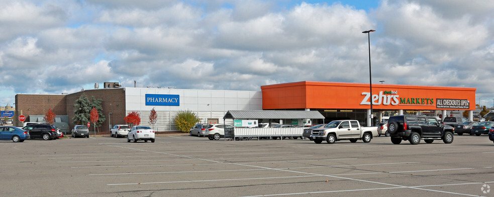 221 Glendale Ave, St Catharines, ON à louer - Photo de l’immeuble – Image 3 sur 16