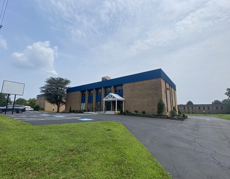 1212 Baltimore Pike, Chadds Ford, PA à louer - Photo de l’immeuble – Image 3 sur 6
