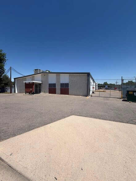 11799 E 30th Ave, Aurora, CO à vendre - Photo de l’immeuble – Image 2 sur 21