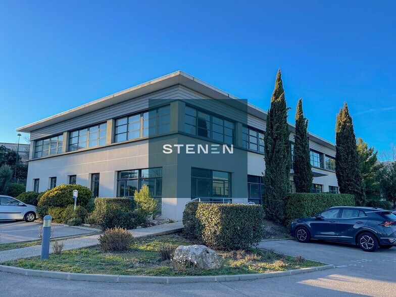 860 Rue René Descartes, Aix-en-Provence à louer - Photo de l’immeuble – Image 1 sur 15
