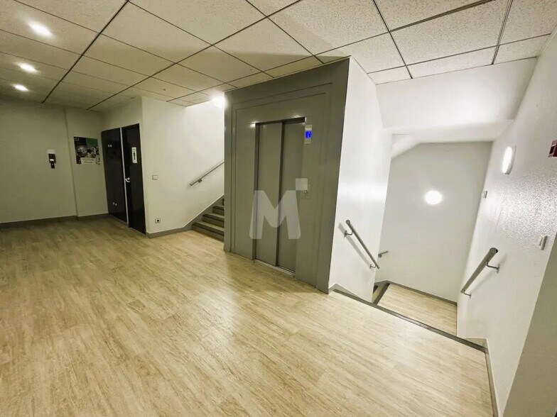 Bureau dans Palaiseau à louer - Photo de l’immeuble – Image 3 sur 6