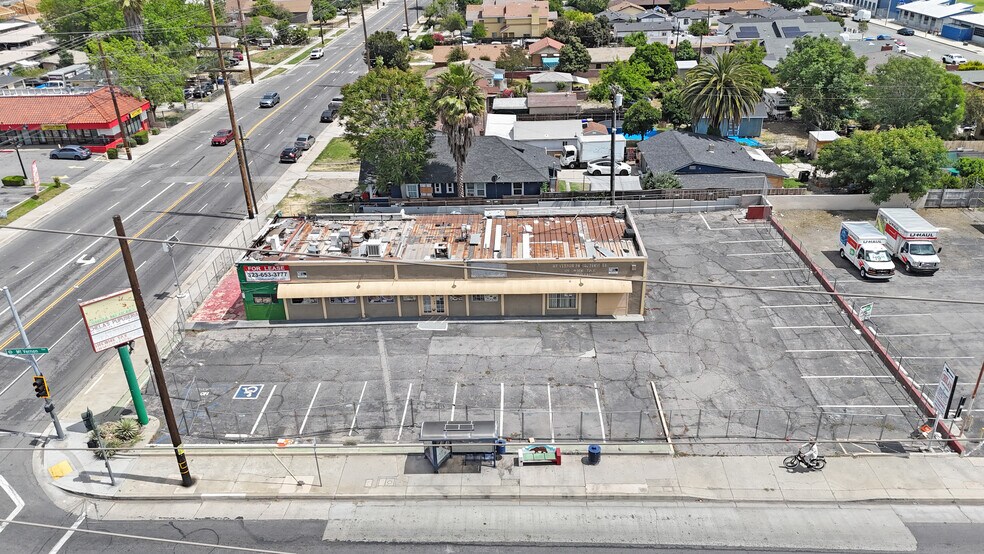 507 S Mt Vernon Ave, San Bernardino, CA à louer - Photo de l’immeuble – Image 2 sur 4