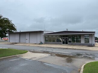 Plus de détails pour 812 Merriman Street, Conway, AR - Local d’activités à vendre