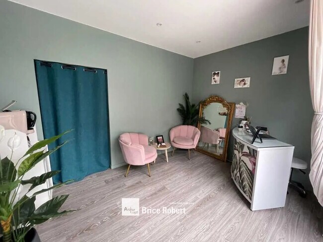 Plus de détails pour Local commercial à louer