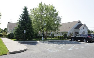 Plus de détails pour 14 Manor Dr, Queensbury, NY - Bureau à vendre