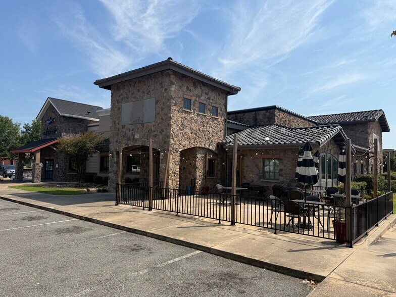 256 Liberty St, Thomasville, GA à louer - Photo de l’immeuble – Image 3 sur 19